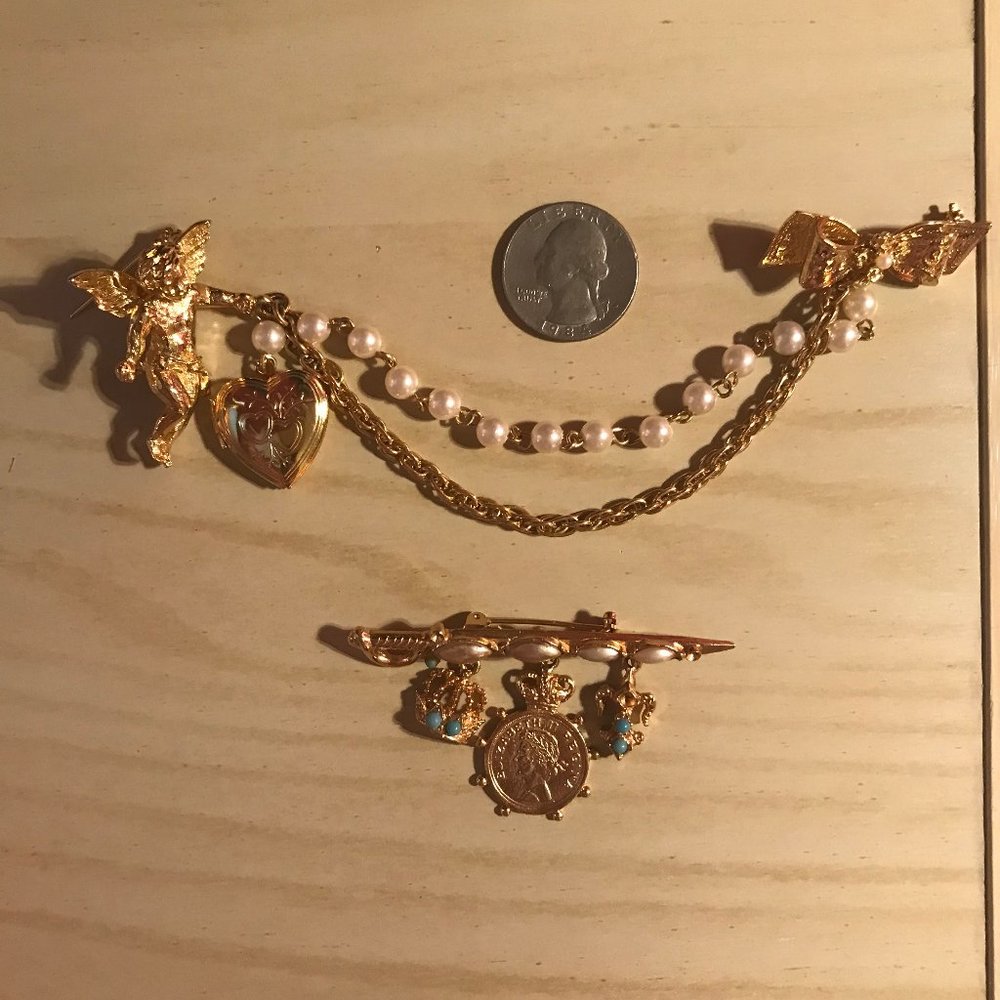 Gold brooches - lot of 2